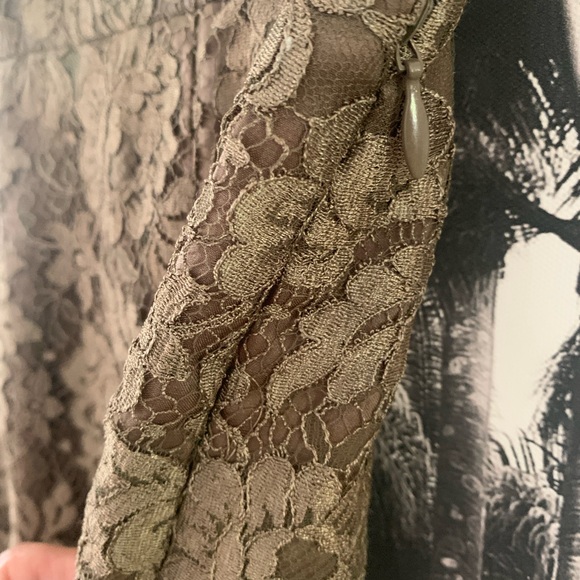 Olive green lace overlay mini skirt with side zipper and lining. - Picture 4 of 5